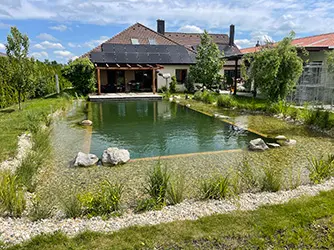 Přírodní jezírko